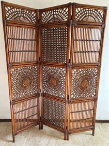 lot 4 image: Vintage 3 Panel BAMBOO & WOOD Wicker Screen Divider Dark Brown