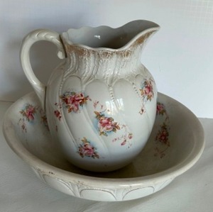 lot 99 image: Vintage Florida Potteries Porcelain Pitcher and Washstand Bowl Floral Pattern