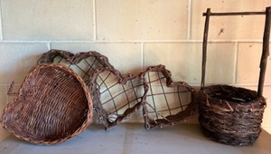 lot 120 image: Vintage Baskets, Heart Shaped, Apple Shaped and Tall Handled Well Bucket Basket