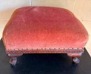 lot 133 image: Antique Victorian Mohair Velvet FOOTSTOOL In Rose Color w Mahogany Base