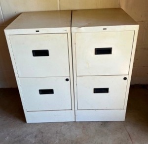 lot 170 image: Vintage Pair of HON 2 Drawer Metal File Cabinets Creamy White - Locking