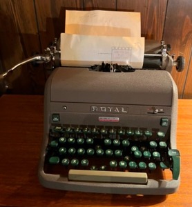 lot 180 image: Antique Classic ROYAL Typewriter Cabin Display Working Vintage Writer Decor