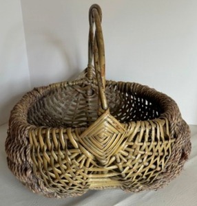 lot 230 image: Antique Primitive Butt BASKET Made of Vines and Branches - Used For Gathering 