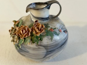 lot 239 image: Vintage Artisan Swirled Glass Small Vase with Applied Porcelain Flower Decoration Unsigned