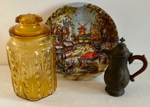 lot 240 image: Vintage Retro MCM Amber Covered Glass Jar, Pewter Coffee Pot and Colorful Darier  England Tin Serving Tray