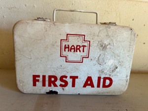 lot 412 image: Item Halted For The Time Being - Vintage HART FIRST AID KIT for Pets in Metal Box