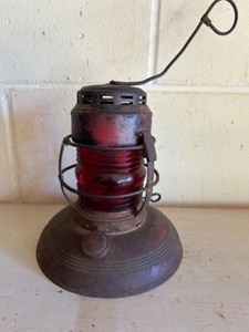 lot 435 image: Vintage EMBURY No. 40 Traffic Gard LANTERN in Rusted Red with Original RED Globe