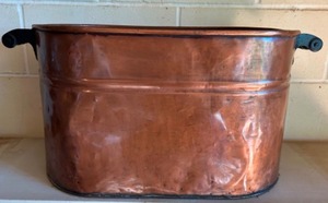 lot 438 image: Vintage COPPER WASH BIN With Wood Side Handles Planter Display
