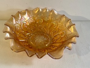 lot 418 image: Vintage Orange Ruffled CARNIVAL GLASS Decorative Bowl