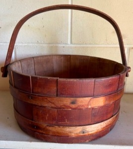 lot 407 image: Primitive Old Wooden Bentwood Bucket with Beveled Bottom  Nice Display Piece 