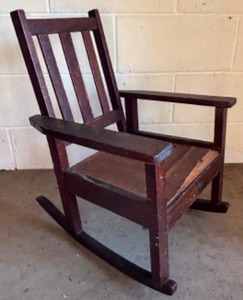 lot 402 image: Vintage Mission Arts & Crafts Solid Oak Wood Childs Rocking Chair - Rocker