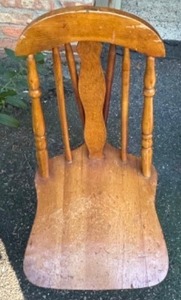 lot 320 image: Vintage MCM Spindled Side Chair In Maple Wood