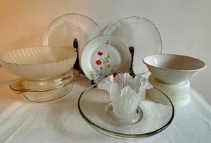 lot 384 image: Porcelain Poppy Plate by Janlina, Scalloped Serving Trays, Puerto Rican Pottery Bowl by Caribe