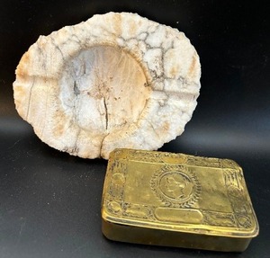 lot 393 image: Vintage Rough Cut Marble Ashtray & Cigarette Trinket Brass Box with Female Silhouette