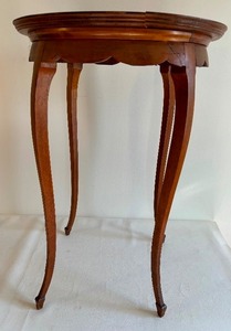 lot 232 image: Victorian Solid Wood Curved Leg Small Round Side TABLE Hardwood with Scalloped Skirt