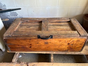 lot 113 image: Vintage Wood Crate, Tool Box Storage Piece with Hinged Top and Front Handle
