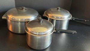 lot 469 image: Vintage Lot of STEELCo Stainless Waterless Cooking Pots and Pans w Covers - Qty 6 Pieces