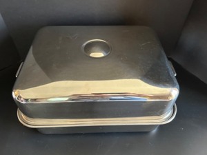 lot 275 image: Vintage STEELCo Stainless Steel Roaster With Rack Kitchen Essential 3-Piece