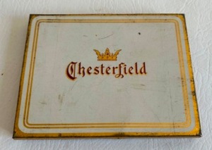lot 327 image: Vintage CHESTERFIELD Cigarette Collectible TIN