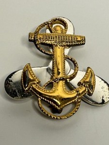 lot 485 image: Vintage WWII Collar Insignia Pin USN Waves Marked Sterling
