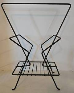 lot 37 image: Vintage Mid Century Modern Wire Magazine Rack