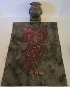 lot 89 image: Vintage Owl Fabric Wall Hanging & Owl Statue