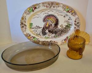 lot 44 image: Vintage Thanksgiving Turkey Platter & Arcoroc Smokey Brown Casserole 