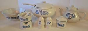 lot 88 image: Vintage Pfaltzgraff Yorktown Blue & White Serving Pieces