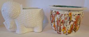 lot 68 image: Vintage 1970s Confetti Drip Glaze Ceramic & Elephant Planter