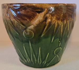 lot 69 image: Vintage Roseville Pottery Jardinire Sunburst & Moon Planter