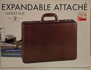 lot 75 image: Vintage HERITAGE Expandable Attache Briefcase