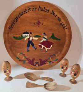 lot 112 image: Vintage Scandinavian Smorgasbord Plate & Egg Cups 