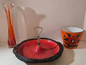 lot 115 image: Vintage MCM Murano Style Glass Vase, California Pottery & Italian Planter