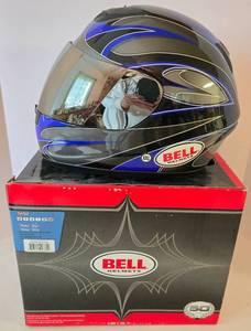 lot 140 image: Mens BELL Mako BlueBlack Motorcycle DOT Helmet