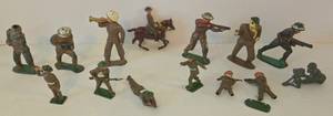 lot 156 image: Vintage Cast Metal Army Toy Soldiers