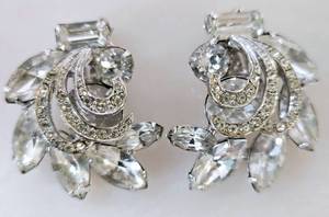 lot 171 image: Vintage 1950s WEISS Clear Rhinestone & Silvertone Clip-On Earrings