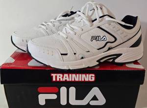 lot 220 image: Mens FILA Memory Go The Distance White Tennis Shoe