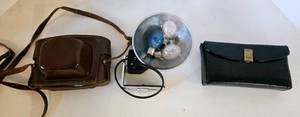 lot 255 image: Vintage Ansco V-P Junior & Praktiflex FX & Flash Cameras