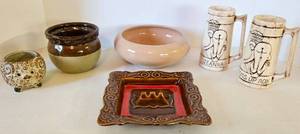 lot 257 image: Vintage Pottery & Ceramic Collectible Household Items