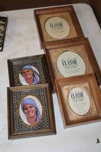 Lot of (5) Assorted Picture Frames (2) 6x7, (1) 5-12x6-12, (2) 7x9