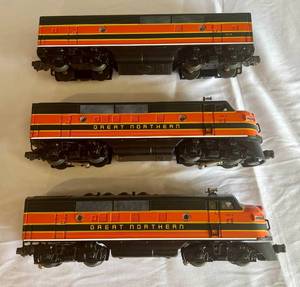lot 7 image: Lionel 6-11724 O Gauge Great Northern F3 ABA Diesel Locomotive Set - Model Train in Box