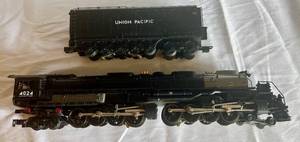 lot 8 image: Lionel 6-38075 #4024 Union Pacific LionMaster Big Boy - Model Train in Box