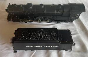 lot 9 image: Lionel 6-8406 O Gauge New York Central Hudson Steam Locomotive With Tender - Model Train in Box