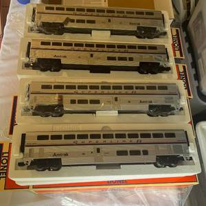 lot 14 image: Lionel 6-15394 Amtrak Superliner Phase IV Aluminum Passenger Card 4-Pack - Model Train in Box