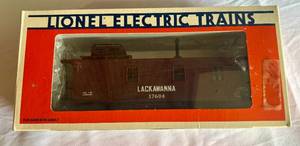 lot 15 image: Lionel 6-17604 O Gauge Delaware, Lackawanna & Western Standard Caboose - Model Train in Box