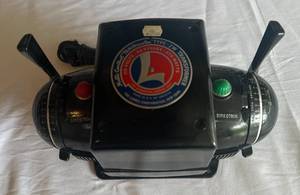 lot 16 image: Lionel O Type ZW 115 Volt 275-Watt TrainMaster Transformer - Vintage Model Train