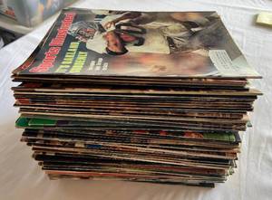 lot 61 image: (55) 1978 Sports Illustrated Magazine Lot