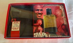 lot 74 image: Michael Jordan Cologne and Wallet Set - New in Box - Chicago Bulls Basketball