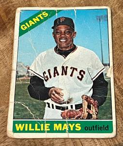 lot 14A image: Willie Mays 1966 Topps #1 Vintage Baseball Card