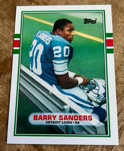 lot 68A image: Barry Sanders RC 1989 Topps Traded #83T Rookie Football Card